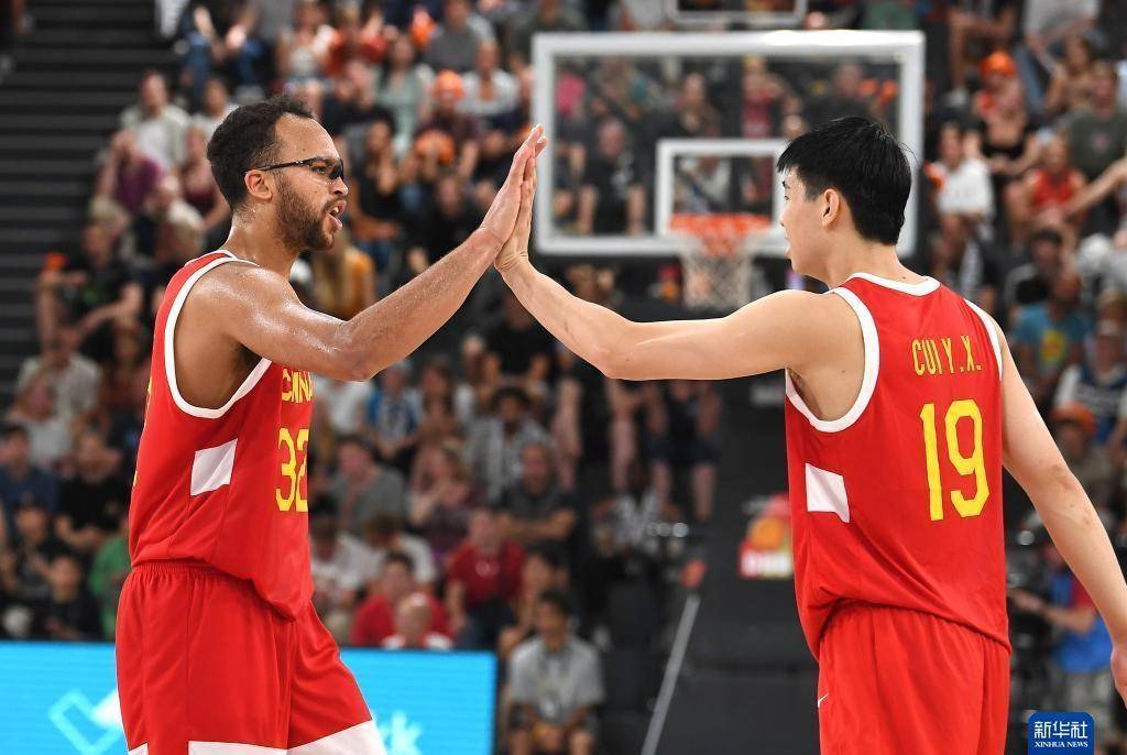 包含德国队险胜中国队，黄鸭组合惊艳四座的词条