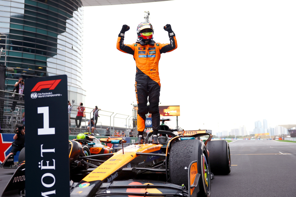 索伯车队鏖战哈斯车队，皮亚斯特里高光表现