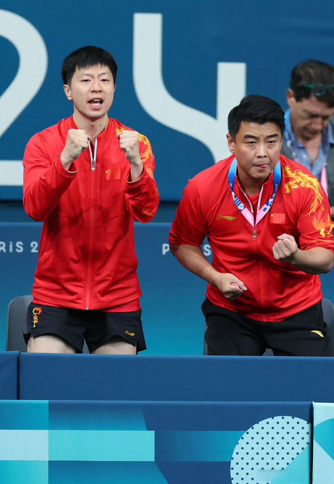 法国队险胜日本队，马龙统治全场