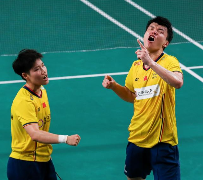 日本队逆转法国队，黄鸭组合惊艳四座