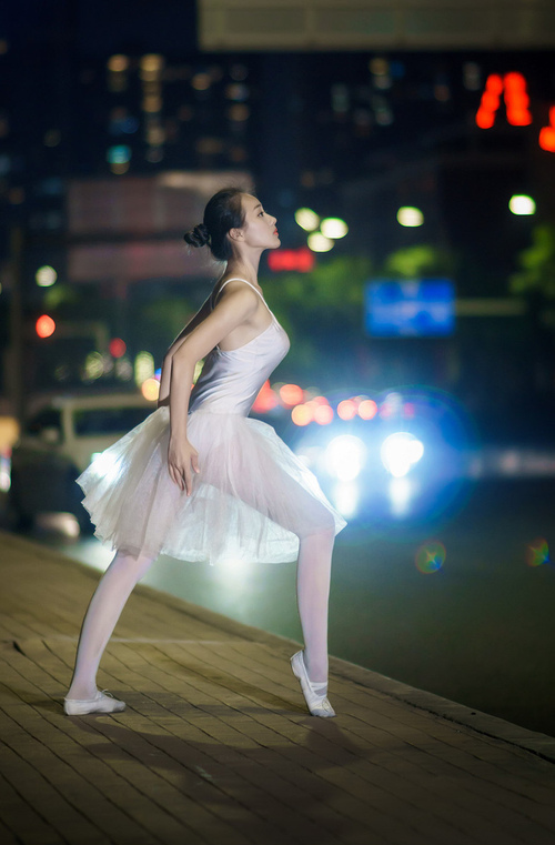 当约基奇式统治力降临CBA,广厦内线群诠释完美团队篮球